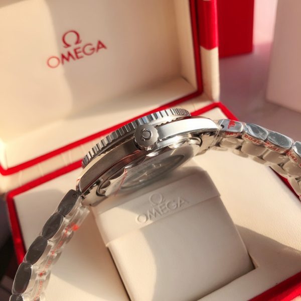 Omega Seamaster 600 mét dây đai thép lặn
