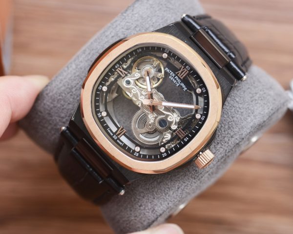 Đồng hồ Patek Philippe, dây đeo đồng hồ da bò thật