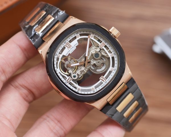 Đồng hồ Patek Philippe, dây đeo đồng hồ da bò thật