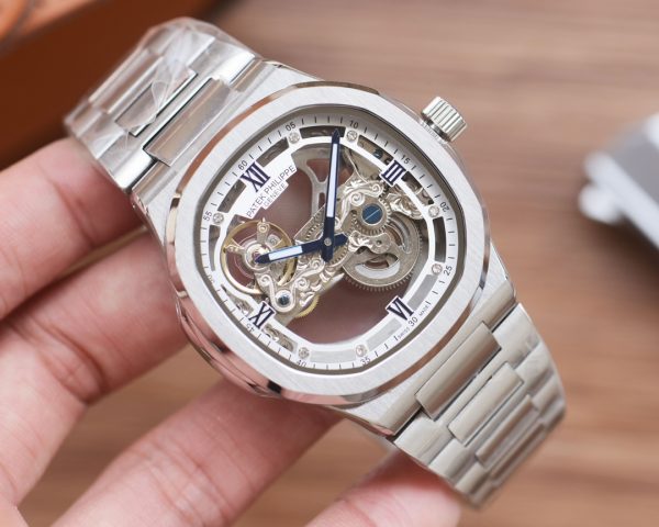 Đồng hồ Patek Philippe, dây đeo đồng hồ da bò thật