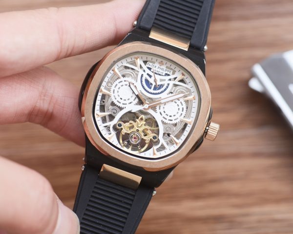 Đồng hồ Patek Philippe, dây đeo đồng hồ da bò thật