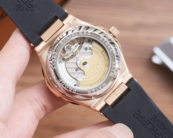 Đồng hồ Patek Philippe, dây đeo đồng hồ da bò thật