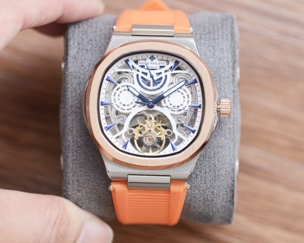 Đồng hồ Patek Philippe, dây đeo đồng hồ da bò thật