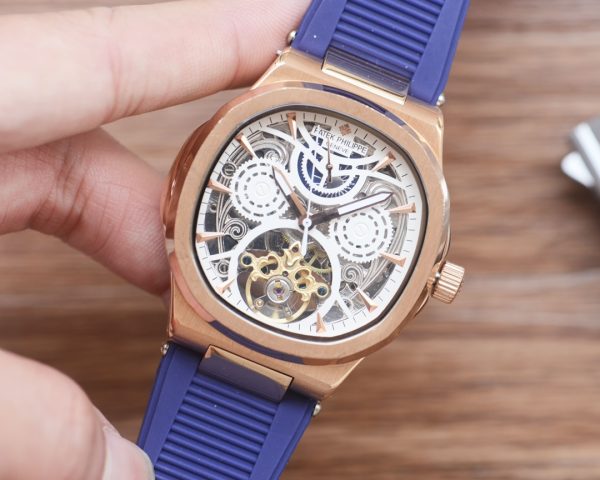 Đồng hồ Patek Philippe, dây đeo đồng hồ da bò thật