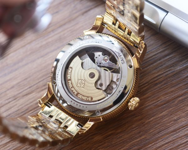Đồng hồ Patek Philippe, dây đeo đồng hồ da bò thật