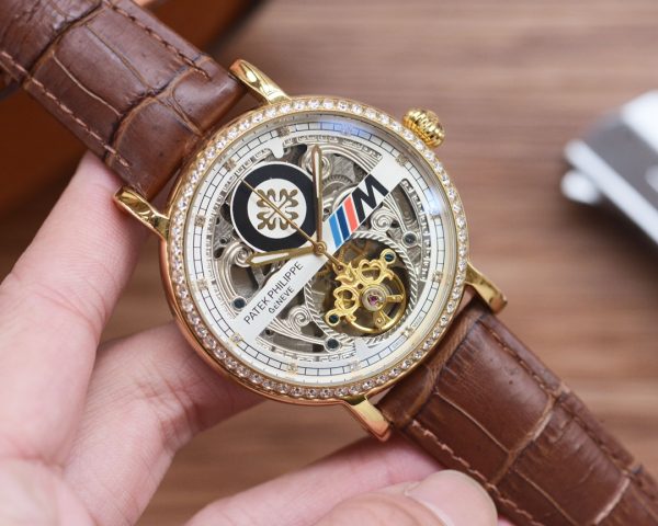 Đồng hồ Patek Philippe, dây đeo đồng hồ da bò thật