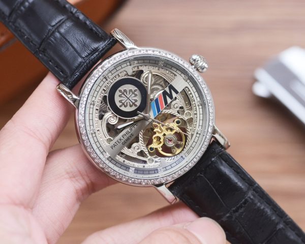 Đồng hồ Patek Philippe, dây đeo đồng hồ da bò thật