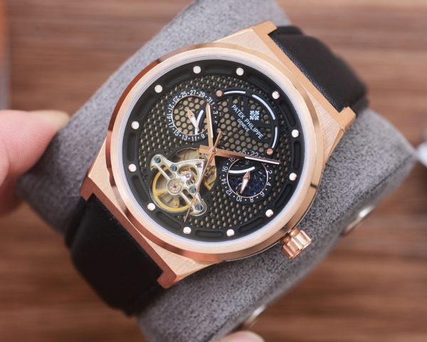 Đồng hồ Patek Philippe, dây đeo đồng hồ da bò thật