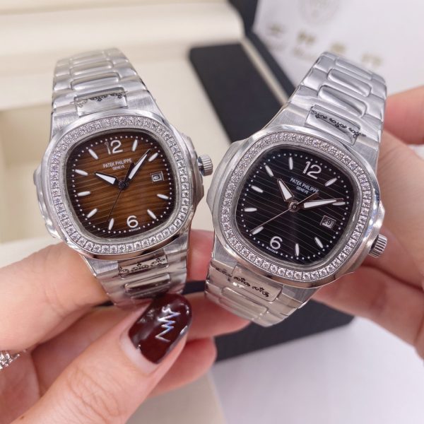 Patek Philippe Nautilus Series Động cơ thạch anh