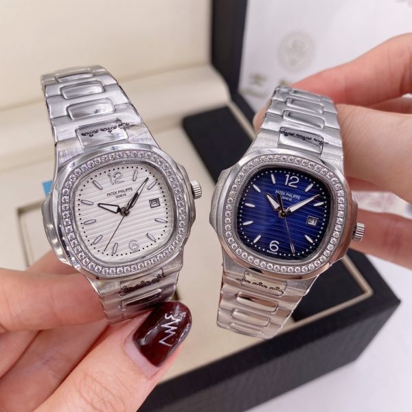 Patek Philippe Nautilus Series Động cơ thạch anh
