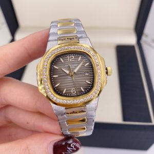 Patek Philippe Nautilus Series Động cơ thạch anh
