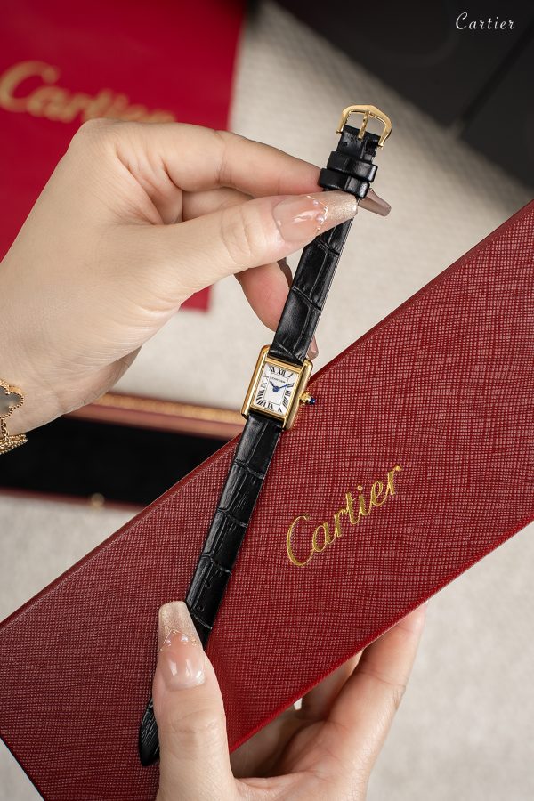 Factory Cartier giới thiệu đồng hồ Tank Must
