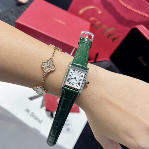 Factory Cartier giới thiệu đồng hồ Tank Must