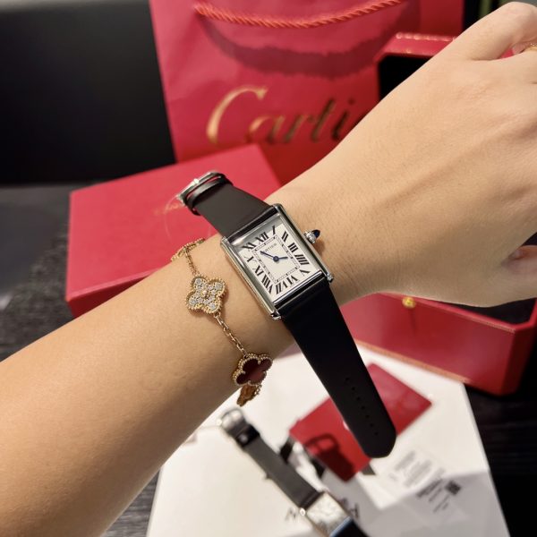 Factory Cartier giới thiệu đồng hồ Tank Must