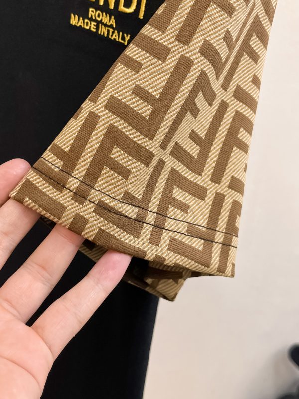 Bộ tay áo ngắn cổ điển hàng đầu mùa xuân và mùa hè Fendi
