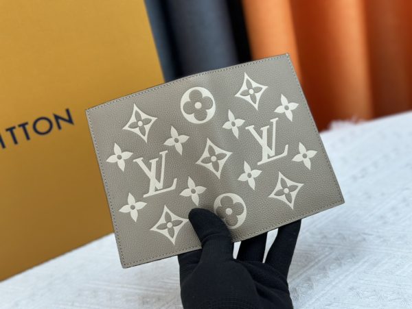 ví tiền cổ điển được nâng cấp hoàn toàn bằng da