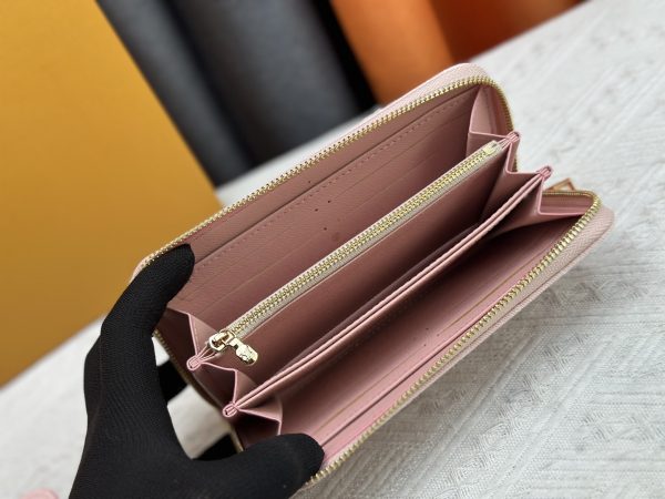 ví tiền cổ điển được nâng cấp hoàn toàn bằng da
