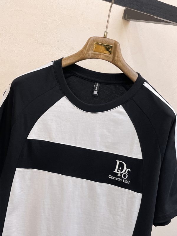 Bộ tay áo ngắn cổ điển hàng đầu cho nam giới Dior Xuân/Hè