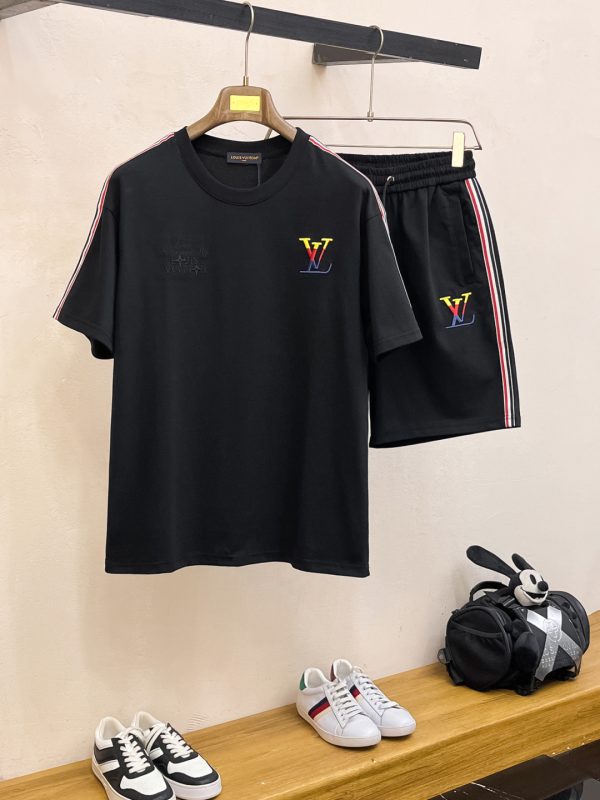 wsxc1750094677949_0 Bộ tay áo ngắn cổ điển hàng đầu cho mùa xuân và mùa hè Louis Vuitton