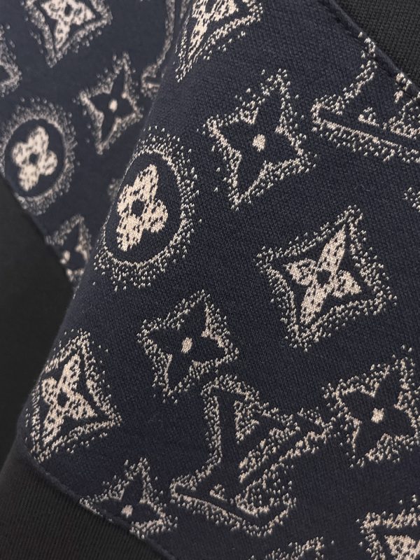 Bộ tay áo ngắn cổ điển hàng đầu cho mùa xuân và mùa hè Louis Vuitton