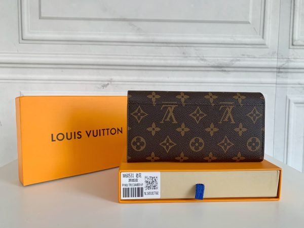 Louis Vuitton Ví phong bì này được làm bằng vải Monogram thanh lịch
