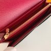 Louis Vuitton Ví phong bì này được làm bằng vải Monogram thanh lịch