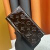Louis Vuitton Ví phong bì này được làm bằng vải Monogram thanh lịch
