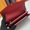 Louis Vuitton Ví phong bì này được làm bằng vải Monogram thanh lịch