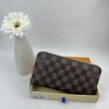 Louis Vuitton Ví Brazza được làm bằng Monogram này tỏa ra sự nam tính không thể chối cãi