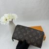 Louis Vuitton Ví Brazza được làm bằng Monogram này tỏa ra sự nam tính không thể chối cãi