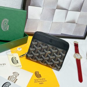 Ví nhỏ của Goya Matignon được thiết kế nhỏ gọn