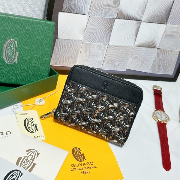 Ví nhỏ của Goya Matignon được thiết kế nhỏ gọn