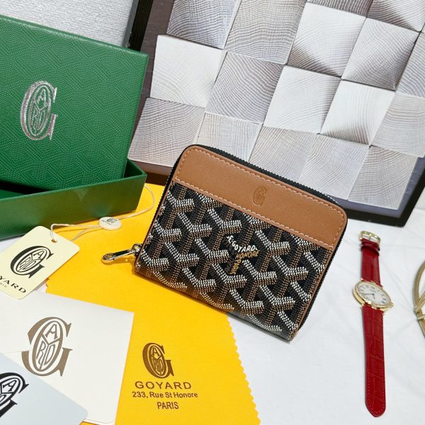 Ví nhỏ của Goya Matignon được thiết kế nhỏ gọn