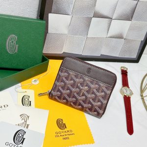 Ví nhỏ của Goya Matignon được thiết kế nhỏ gọn