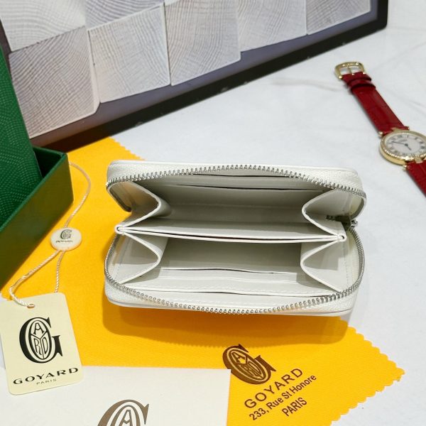 Ví nhỏ của Goya Matignon được thiết kế nhỏ gọn