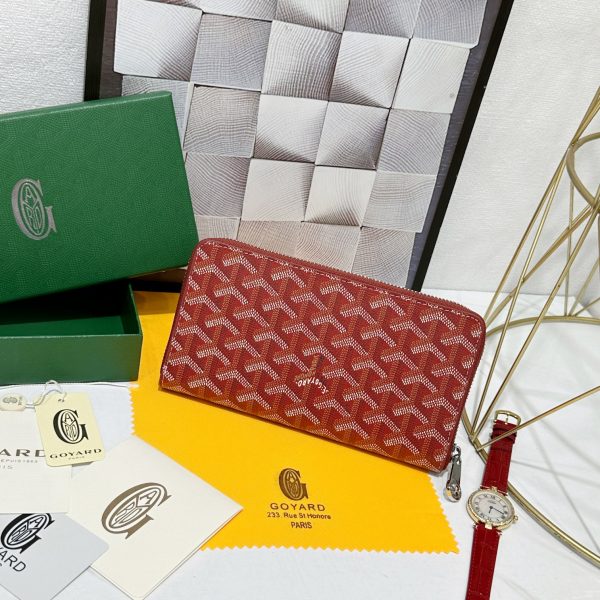 Ví lớn của Goya Matignon được thiết kế lâu dài, khóa mở và đóng để đảm bảo an toàn