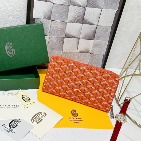 Ví lớn của Goya Matignon được thiết kế lâu dài, khóa mở và đóng để đảm bảo an toàn