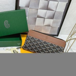 Ví lớn của Goya Matignon được thiết kế lâu dài, khóa mở và đóng để đảm bảo an toàn