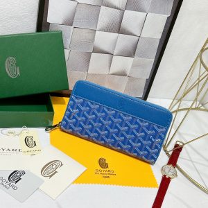 Ví lớn của Goya Matignon được thiết kế lâu dài, khóa mở và đóng để đảm bảo an toàn