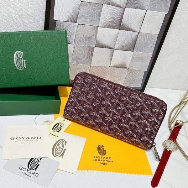 Ví lớn của Goya Matignon được thiết kế lâu dài, khóa mở và đóng để đảm bảo an toàn