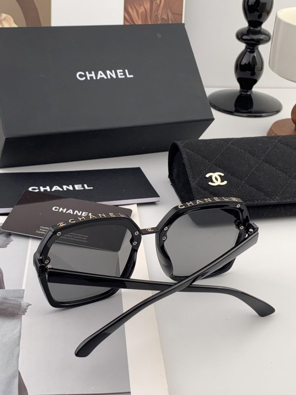 【CHANEL】Loại kính râm mới nhất
