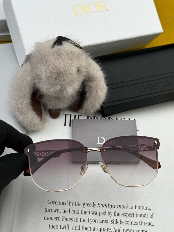 【DIOR】Loại kính râm mới nhất