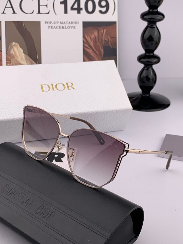 【DIOR】Loại kính râm mới nhất