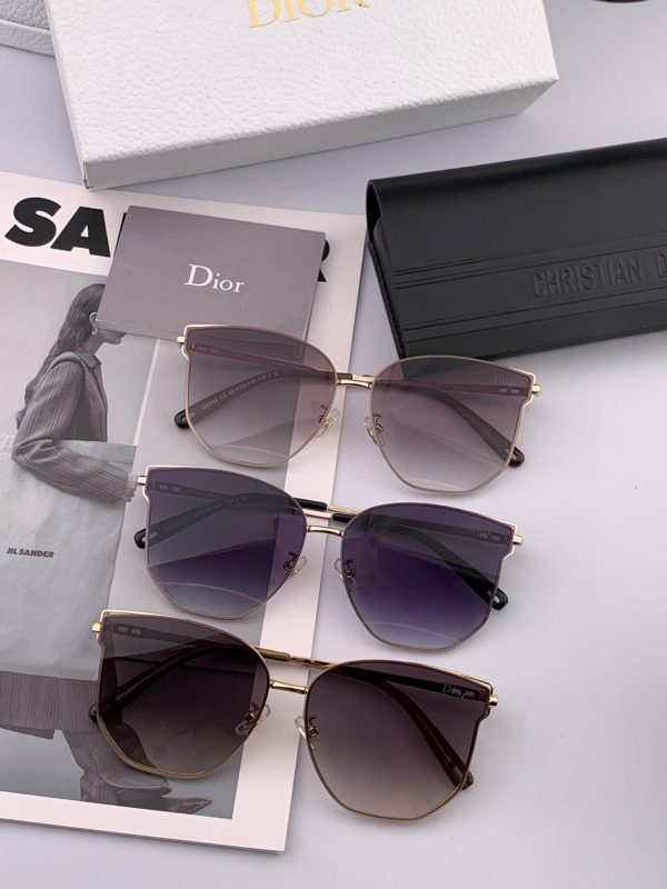 【DIOR】Loại kính râm mới nhất