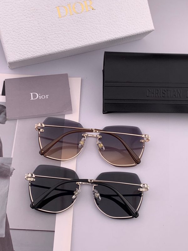 【DIOR】Loại kính râm mới nhất