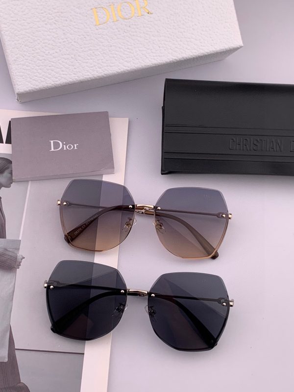【DIOR】Loại kính râm mới nhất