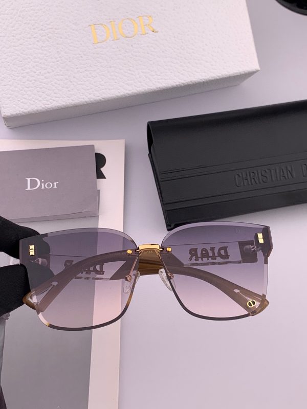 【DIOR】Loại kính râm mới nhất
