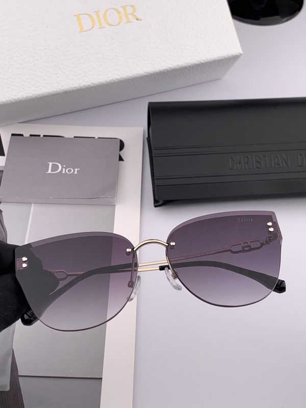 【DIOR】Loại kính râm mới nhất