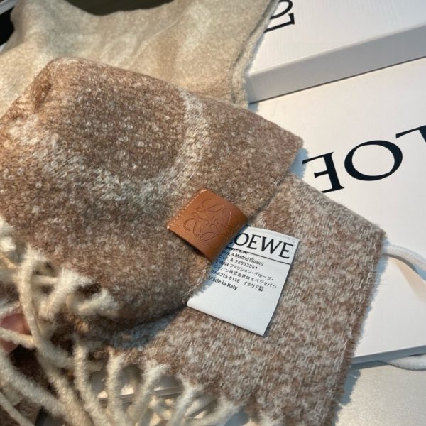 【Loewe】Khăn lông cừu hai mặt đen trắng