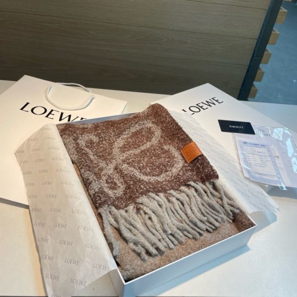 【Loewe】Khăn lông cừu hai mặt đen trắng
